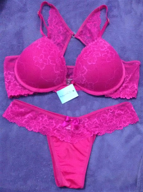 Conjunto em Microfibra e Renda Sutiã Borboleta e Calcinha Trabalhada em Renda Vera s Lingerie